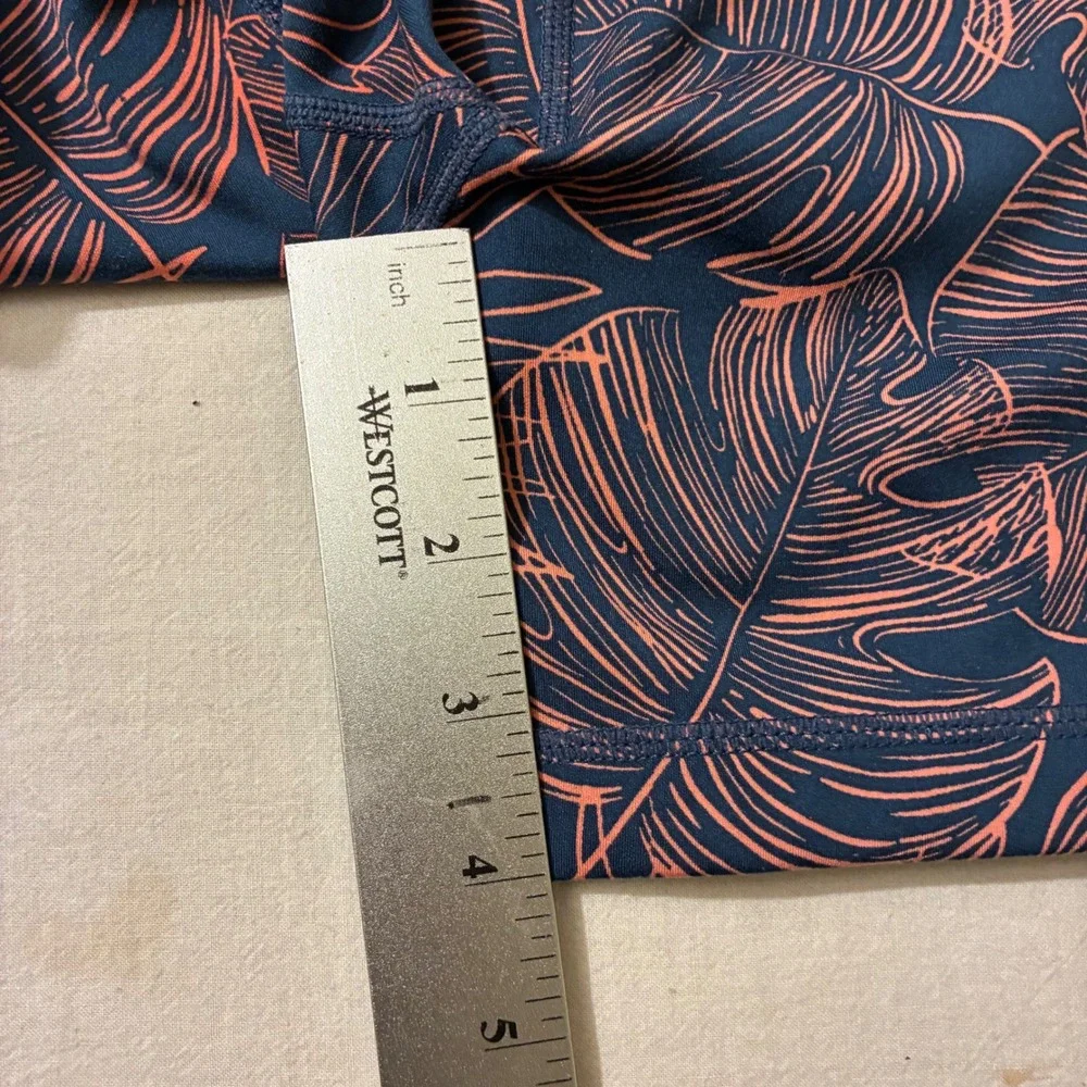 Title Nine Women's XS Mad Dash Reversible Shorts Tropical Palm‎ Print Active Run